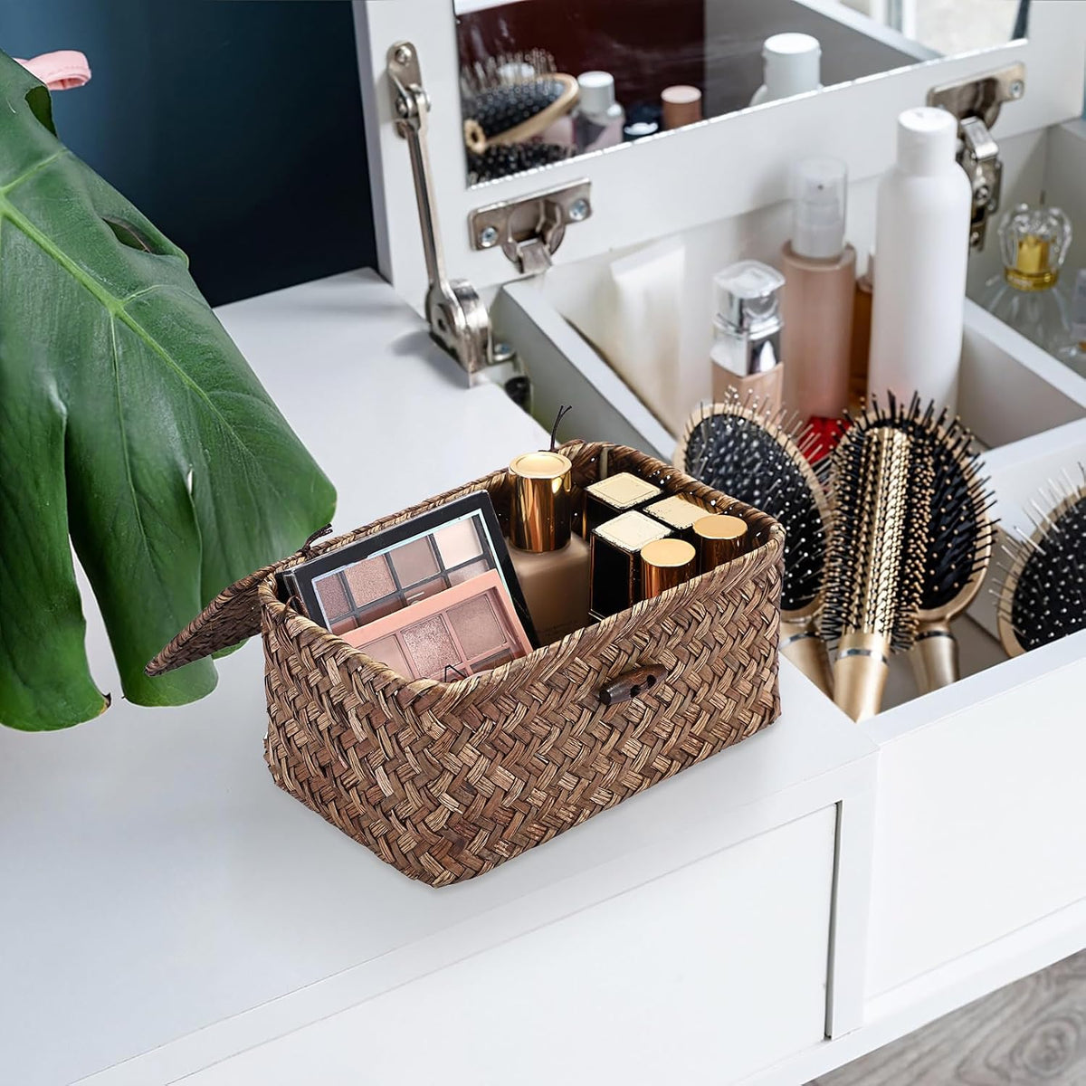 Hipiwe Handwoven Wicker Basket with Lid Small Desktop Seagrass Organizer
